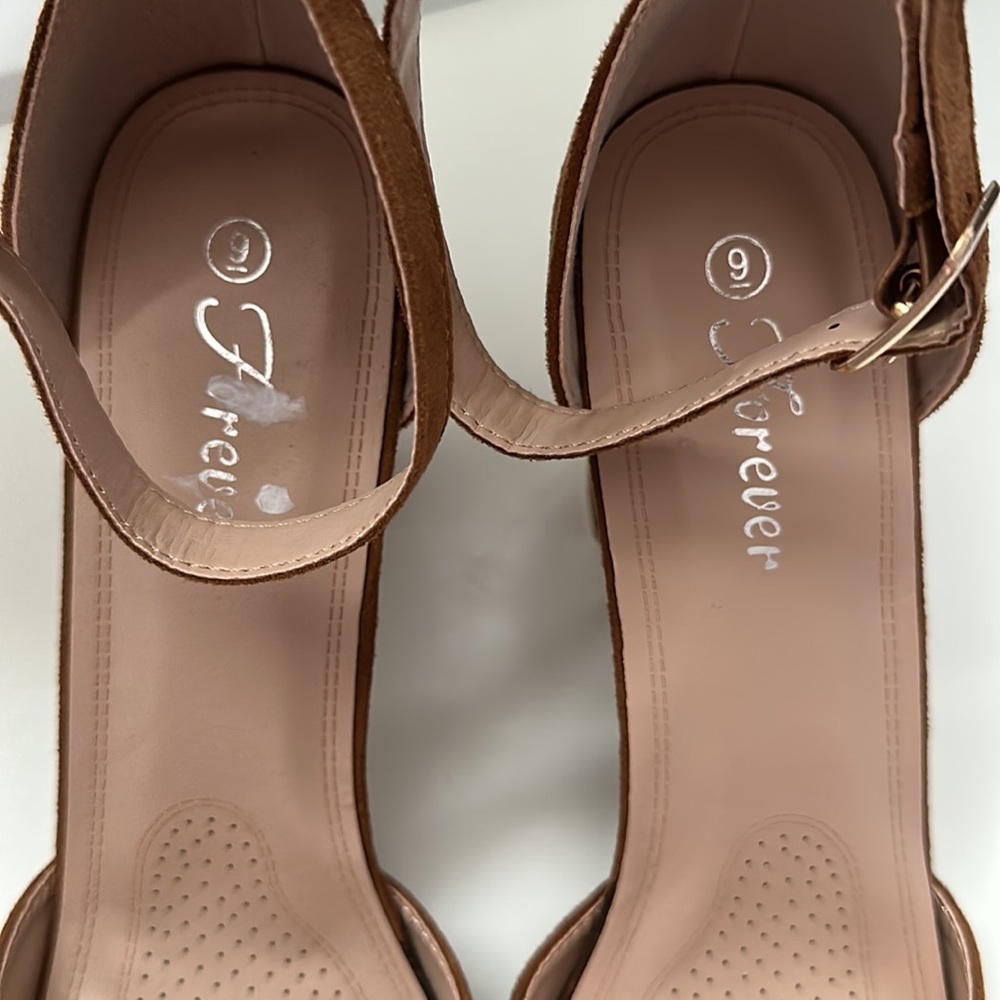 Heels - Picture 4 of 5